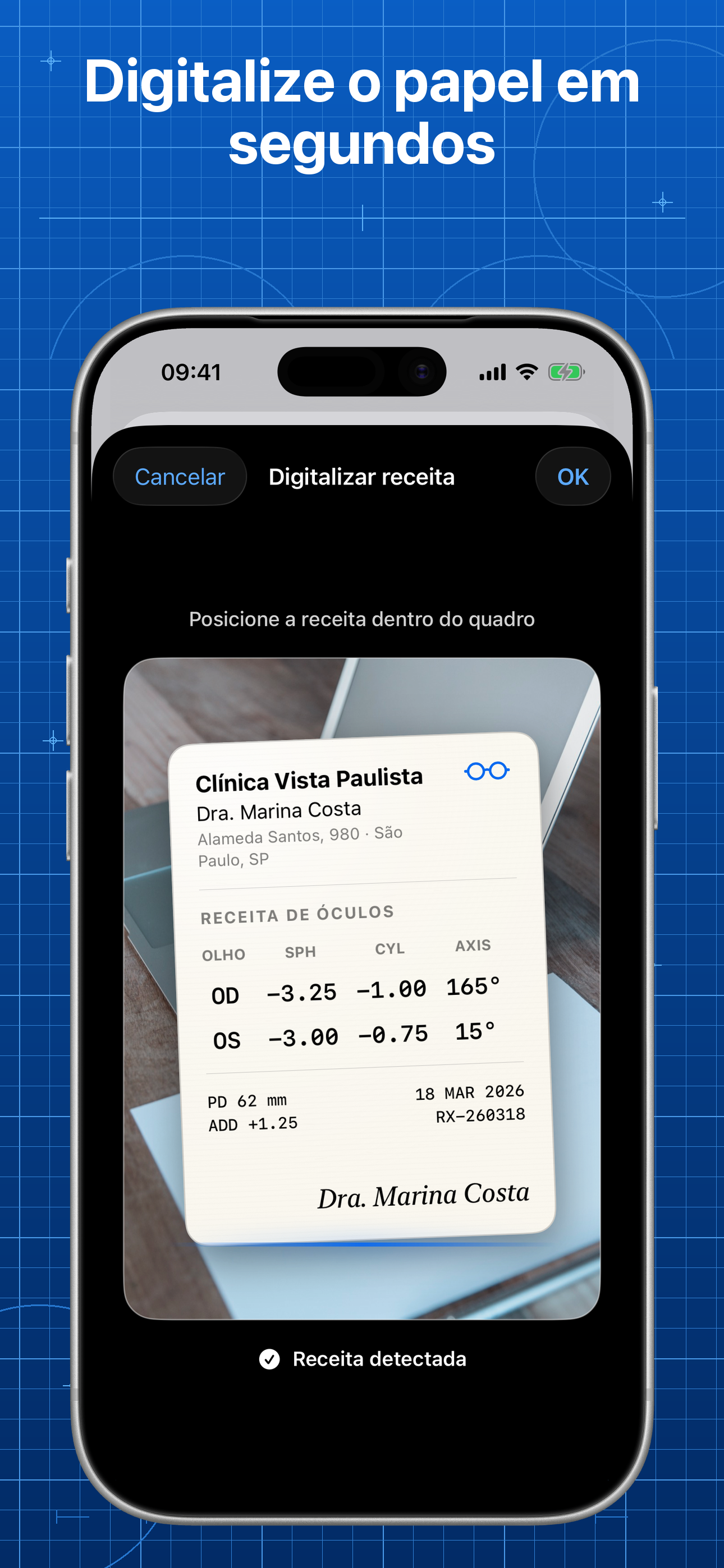Lentes digitalizando uma receita de óculos em papel sobre uma mesa